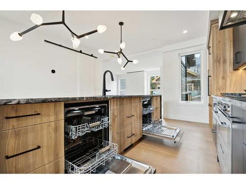 512 8Th Avenue, Canmore, AB - Indoor Photo Showing Kitchen