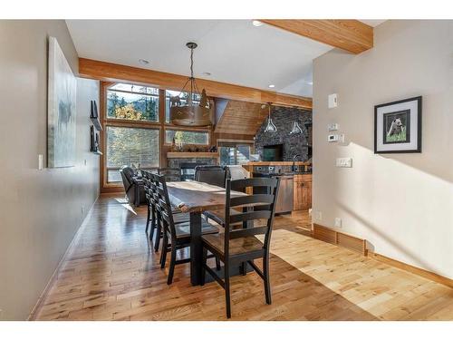 108-102 Armstrong Place, Canmore, AB - Indoor Photo Showing Dining Room