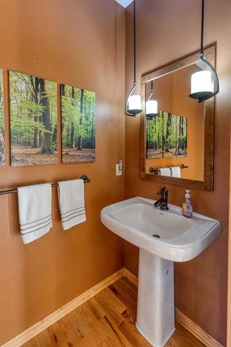 108-102 Armstrong Place, Canmore, AB - Indoor Photo Showing Bathroom