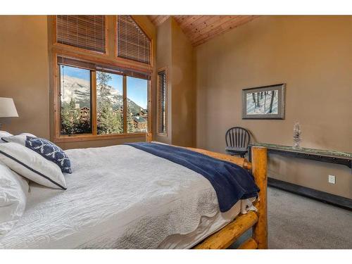 108-102 Armstrong Place, Canmore, AB - Indoor Photo Showing Bedroom