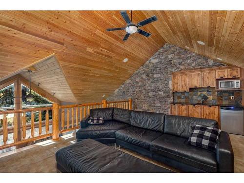 108-102 Armstrong Place, Canmore, AB - Indoor Photo Showing Living Room