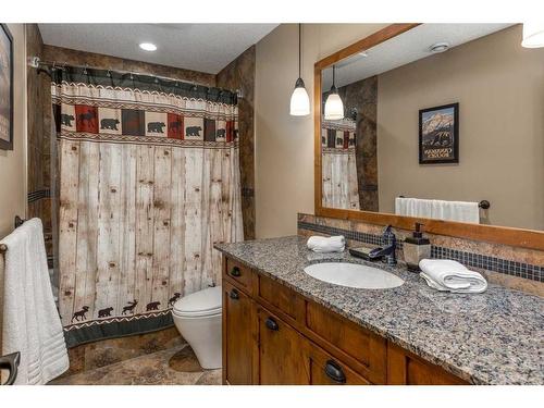 108-102 Armstrong Place, Canmore, AB - Indoor Photo Showing Bathroom