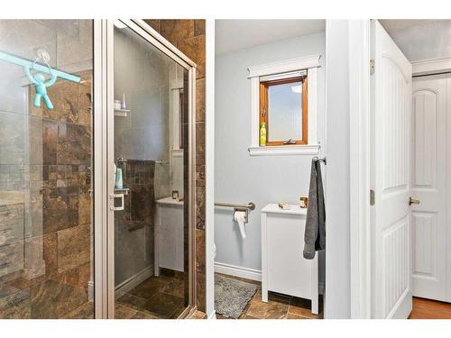 59 Ravine Drive, Whitecourt, AB - Indoor Photo Showing Bathroom