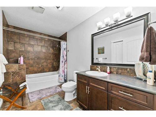 59 Ravine Drive, Whitecourt, AB - Indoor Photo Showing Bathroom