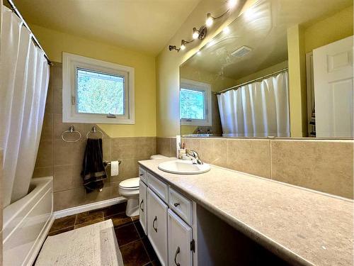 24 Windfall Drive, Whitecourt, AB - Indoor Photo Showing Bathroom