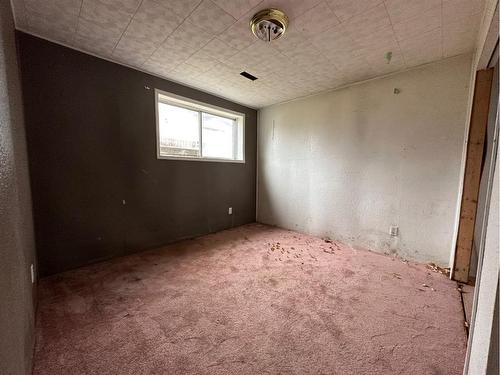 32 Southview Avenue, Swan Hills, AB - Indoor Photo Showing Other Room