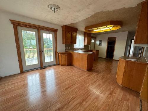 32 Southview Avenue, Swan Hills, AB - Indoor Photo Showing Kitchen