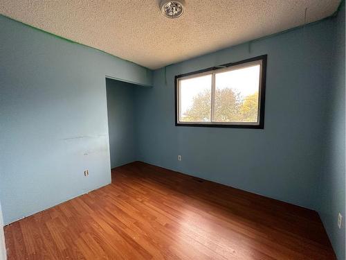 32 Southview Avenue, Swan Hills, AB - Indoor Photo Showing Other Room