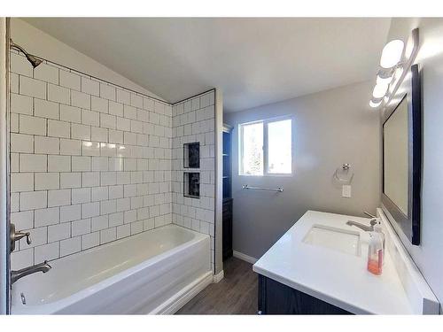 4525 6 Ave, Edson, AB - Indoor Photo Showing Bathroom