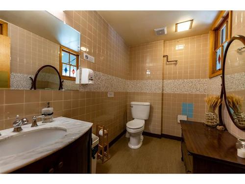 50409A Highway 16, Rural Yellowhead County, AB - Indoor Photo Showing Bathroom