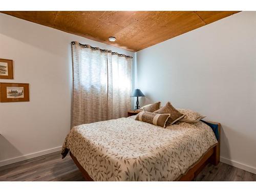 50409A Highway 16, Rural Yellowhead County, AB - Indoor Photo Showing Bedroom