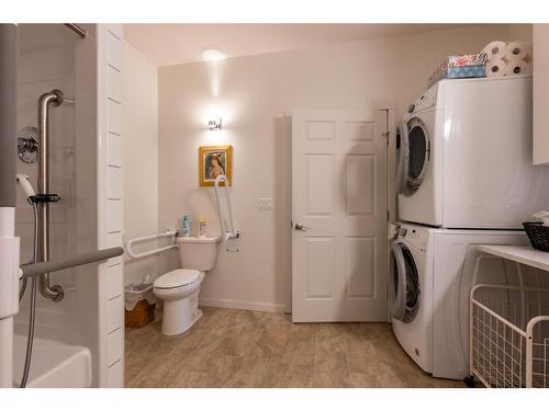 50409A Highway 16, Rural Yellowhead County, AB - Indoor Photo Showing Laundry Room