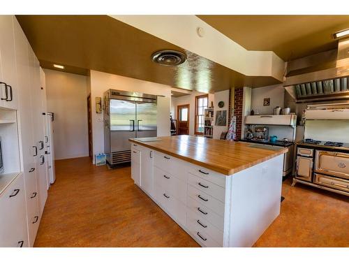 50409A Highway 16, Rural Yellowhead County, AB - Indoor Photo Showing Kitchen