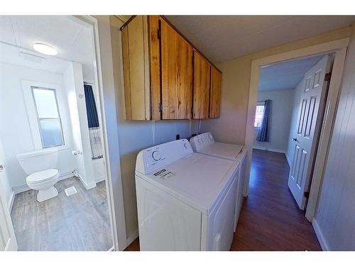 100 5 Street Sw, Slave Lake, AB - Indoor Photo Showing Laundry Room