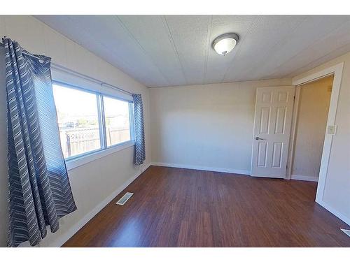 100 5 Street Sw, Slave Lake, AB - Indoor Photo Showing Other Room