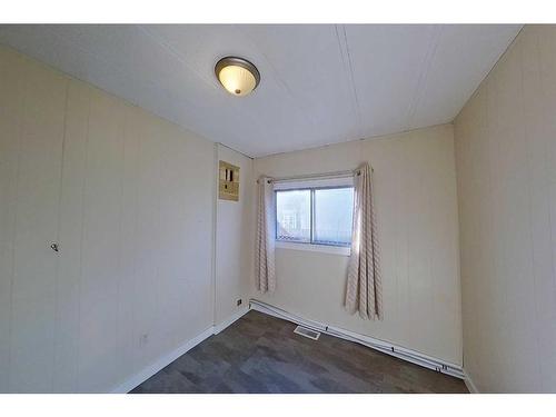 100 5 Street Sw, Slave Lake, AB - Indoor Photo Showing Other Room