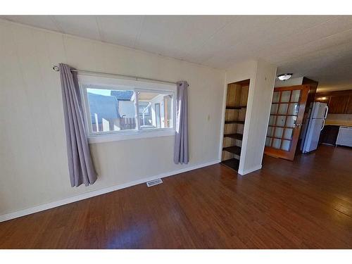 100 5 Street Sw, Slave Lake, AB - Indoor Photo Showing Other Room