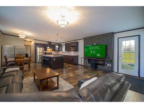 232069-Township Road 642, Rural Athabasca County, AB - Indoor Photo Showing Living Room