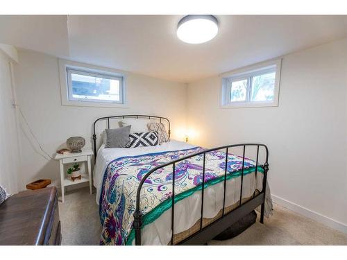 125 Douglas Drive, Hinton, AB - Indoor Photo Showing Bedroom