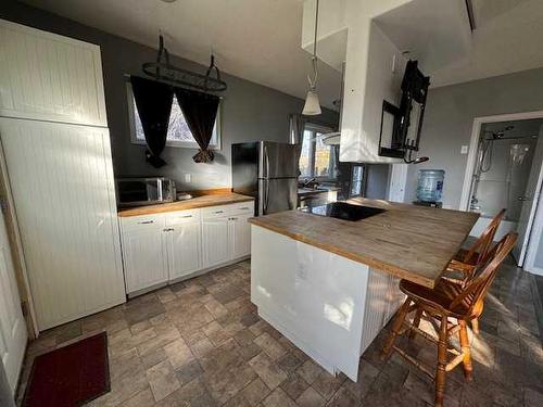 4814 5 Avenue, Edson, AB - Indoor Photo Showing Kitchen