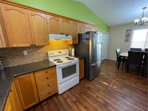 160 Sitar Crescent, Hinton, AB - Indoor Photo Showing Kitchen