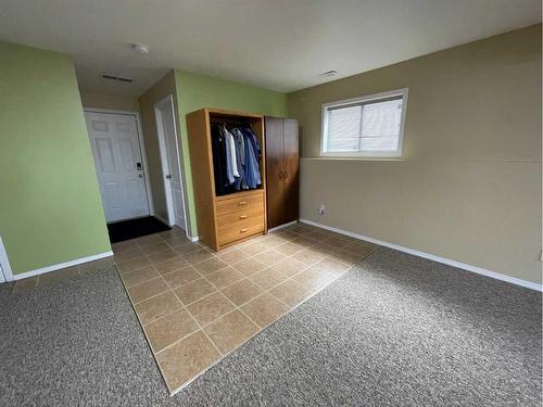 160 Sitar Crescent, Hinton, AB - Indoor Photo Showing Other Room