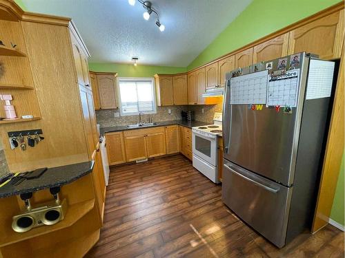 160 Sitar Crescent, Hinton, AB - Indoor Photo Showing Kitchen With Double Sink