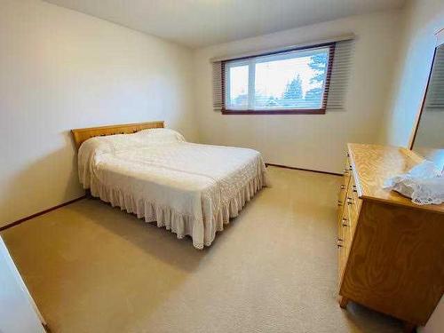 120 Chetamon Drive, Hinton, AB - Indoor Photo Showing Bedroom