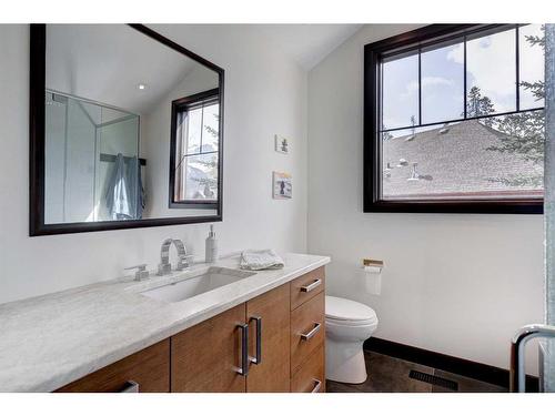 465 Eagle Heights, Canmore, AB - Indoor Photo Showing Bathroom