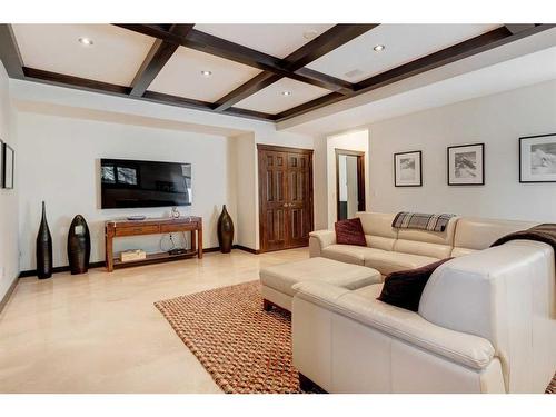 465 Eagle Heights, Canmore, AB - Indoor Photo Showing Living Room