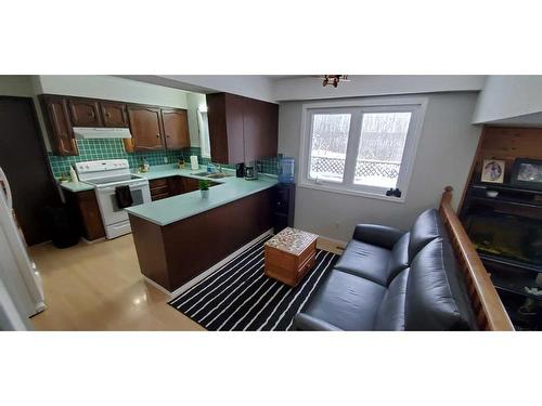 14132 East Bank Road, Rural Yellowhead County, AB - Indoor Photo Showing Kitchen