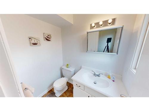 19 Baxter Crescent, Whitecourt, AB - Indoor Photo Showing Bathroom