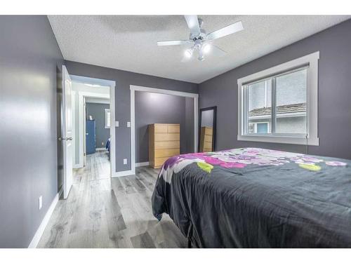 5237 16 Avenue, Edson, AB - Indoor Photo Showing Bedroom