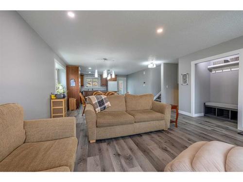 5237 16 Avenue, Edson, AB - Indoor Photo Showing Living Room