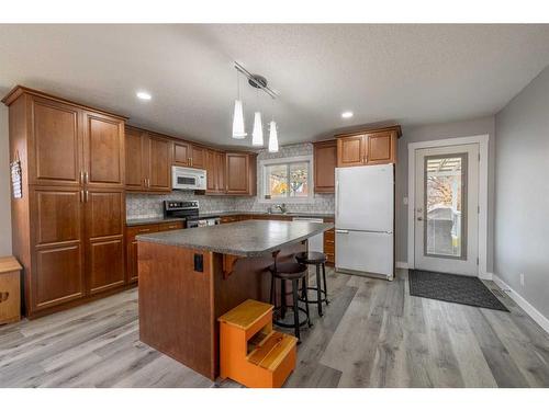 5237 16 Avenue, Edson, AB - Indoor Photo Showing Kitchen