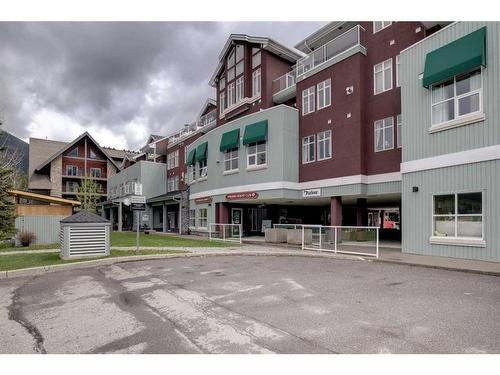 205-1151 Sidney, Canmore, AB - Outdoor