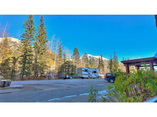 117-1818 Mountain Avenue, Canmore, AB - Outdoor