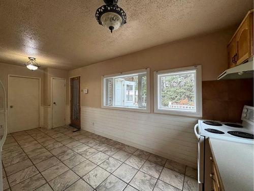 18009B Highway 16, Rural Yellowhead County, AB - Indoor Photo Showing Kitchen