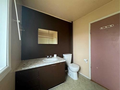 18009B Highway 16, Rural Yellowhead County, AB - Indoor Photo Showing Bathroom