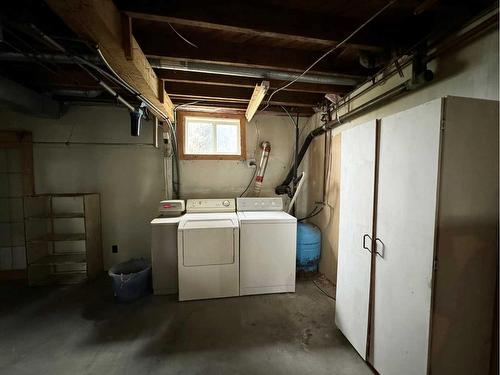 18009B Highway 16, Rural Yellowhead County, AB - Indoor Photo Showing Laundry Room