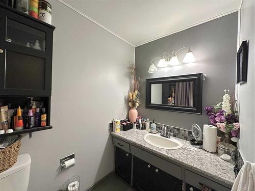 104A Cheviot Drive, Hinton, AB - Indoor Photo Showing Bathroom