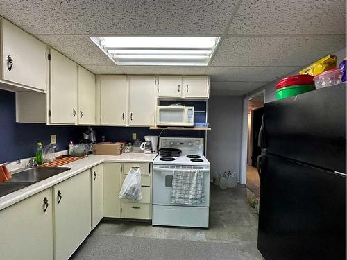 104A Cheviot Drive, Hinton, AB - Indoor Photo Showing Kitchen