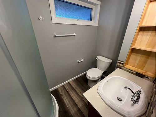 134 Maligne Drive, Hinton, AB - Indoor Photo Showing Bathroom