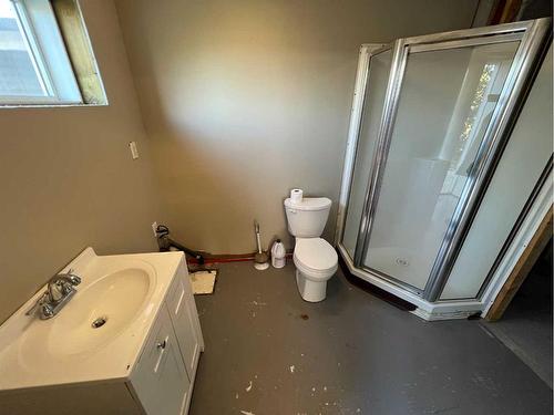 134 Maligne Drive, Hinton, AB - Indoor Photo Showing Bathroom