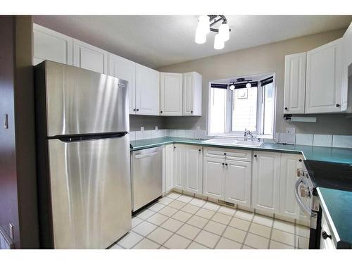 523 Boutin Avenue, Hinton, AB - Indoor Photo Showing Kitchen