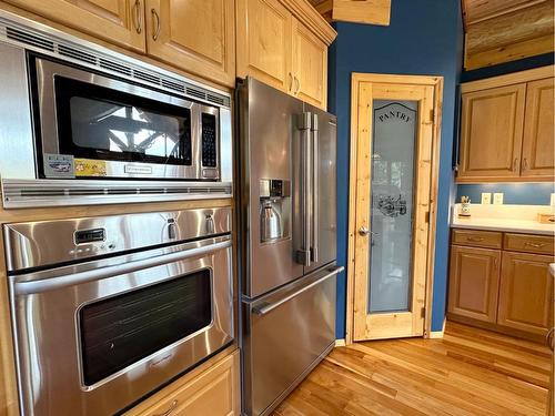 583030B Range Road 121, Rural Woodlands County, AB - Indoor Photo Showing Kitchen