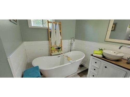 53504 Range Road 170, Rural Yellowhead County, AB - Indoor Photo Showing Bathroom