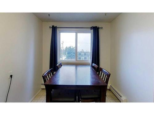 206A-5611 10Th Avenue, Edson, AB - Indoor Photo Showing Dining Room