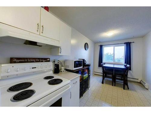 206A-5611 10Th Avenue, Edson, AB - Indoor Photo Showing Kitchen