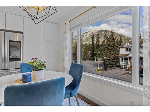 516-1080B Cougar Creek Drive Se, Canmore, AB - Indoor Photo Showing Dining Room